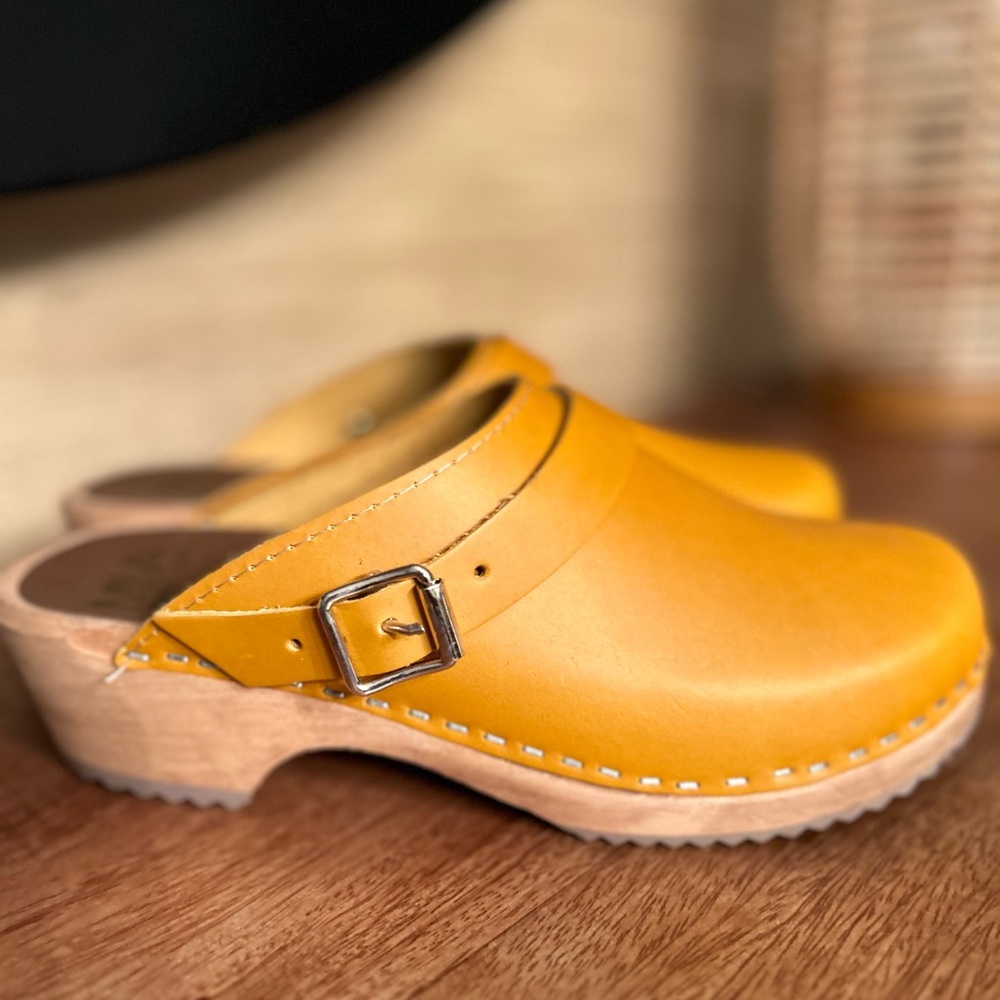 Mia Alma Clogs/ Free People - Picture 3 of 9